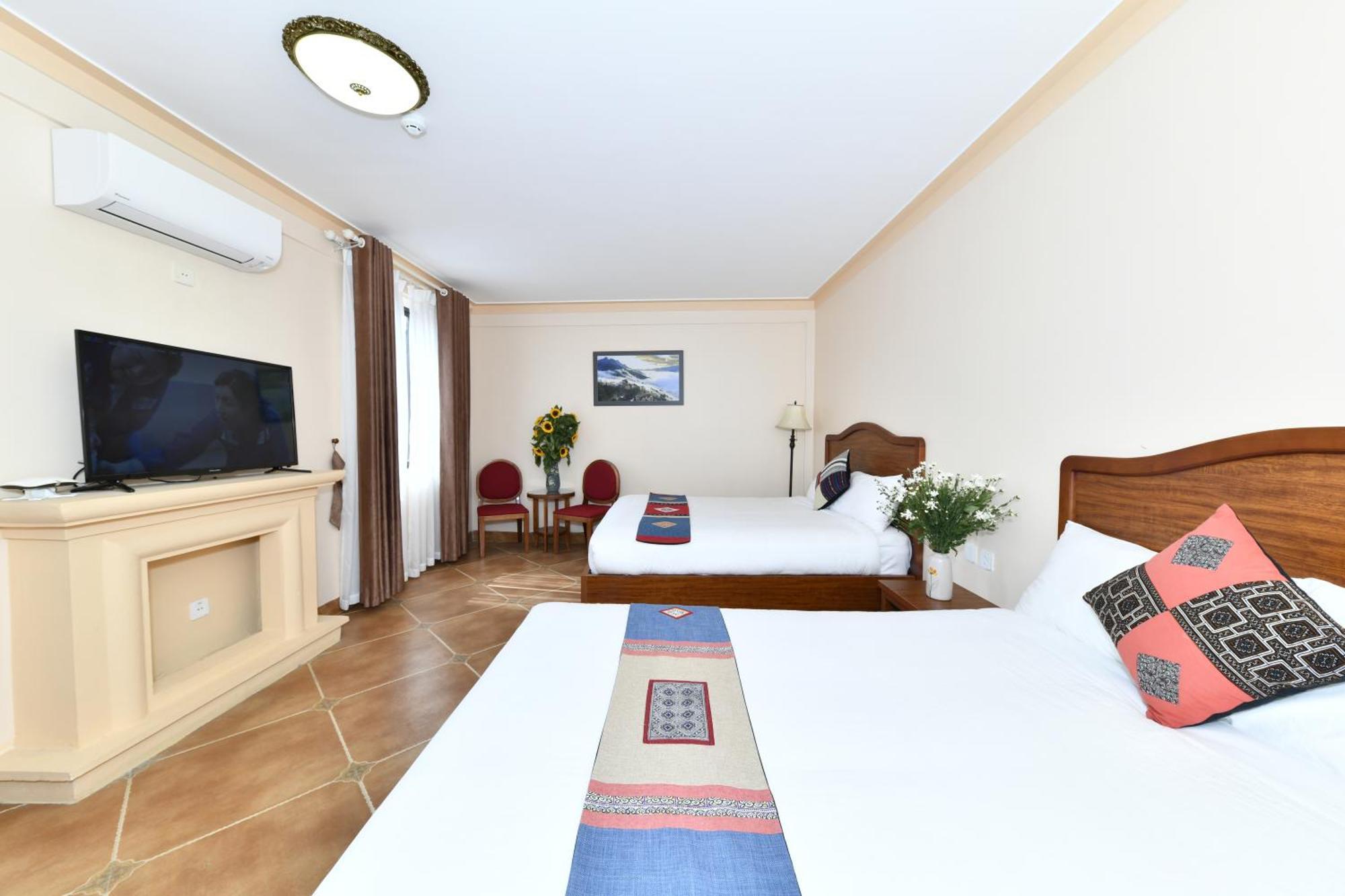 Symphony Hotel 3*